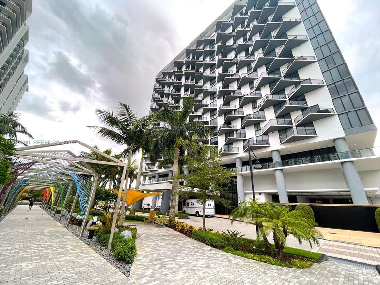 Building Photo - 5252 NW 85th Ave