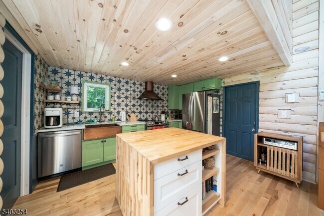 Building Photo - 30 Onteora Rd