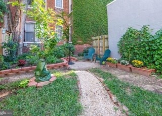 Backyard - 88 P St NW