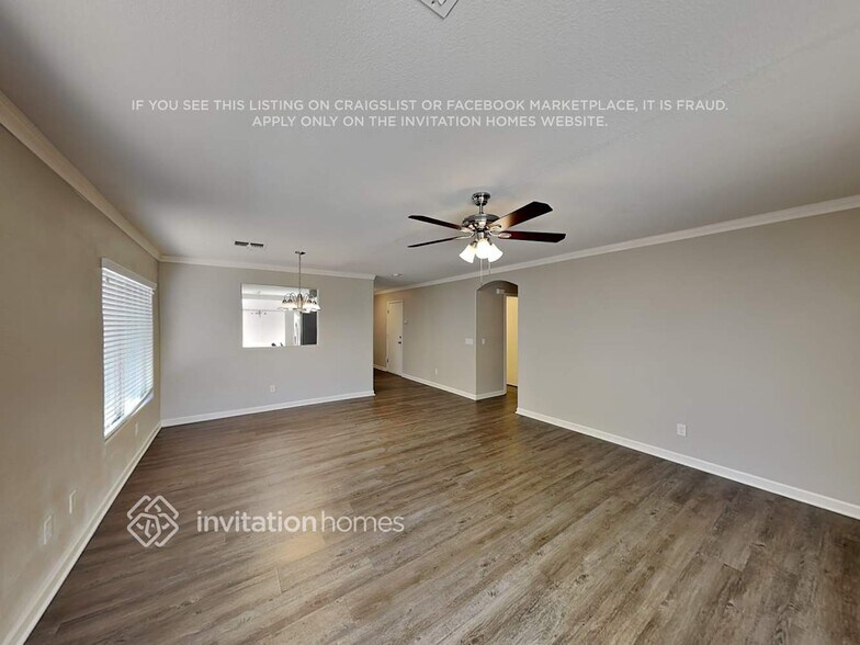 Building Photo - 12724 W Voltaire Ave