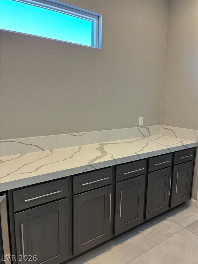 Building Photo - 8477 Wolf Mountain Ct