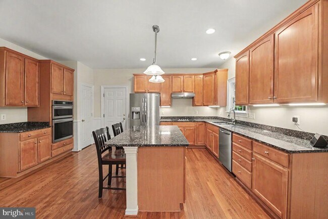 Building Photo - 71 Battery Ridge Dr