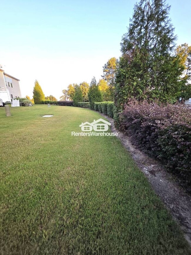 Building Photo - Beautiful 3-bedroom townhome in North Rale...