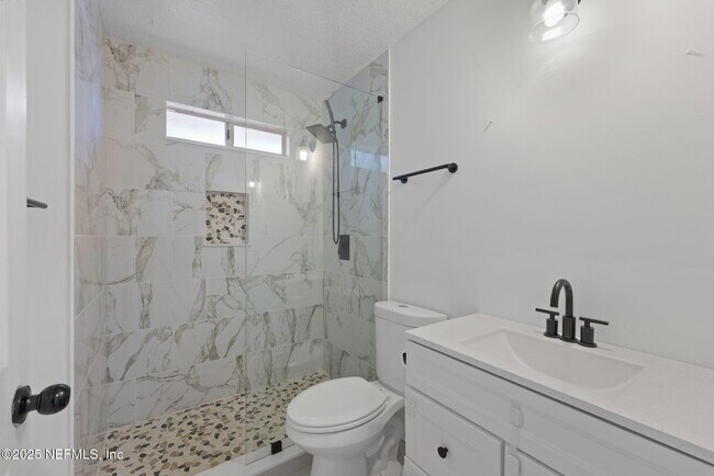 Building Photo - 721 Hazelmoor Ln