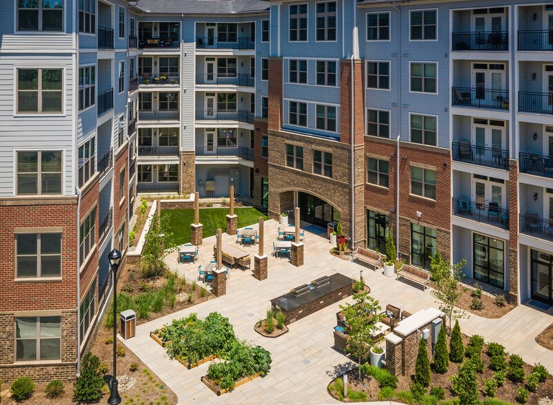 Community Courtyard - Overture Cary 55+ Active Adult Apartment H...