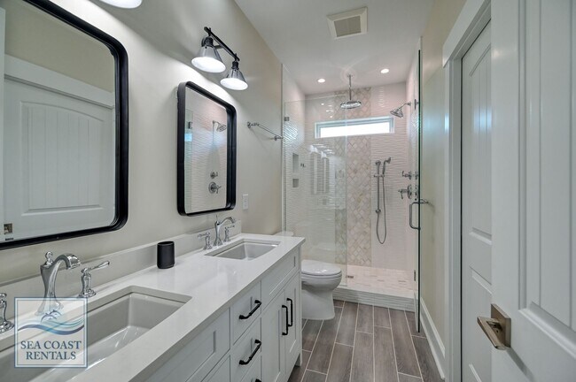 Building Photo - OFF-SEASON MONTHLY RENTAL - IT'S A BIG DILL!!