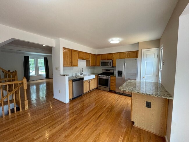 Kitchen - 7468 Gadsby Square