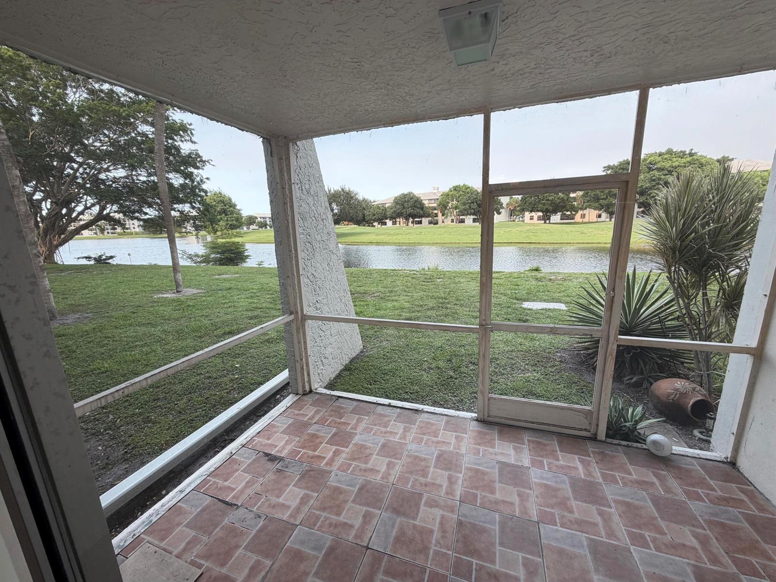 Building Photo - 9230 Lagoon Pl