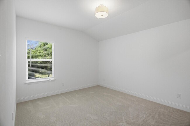 Building Photo - 228 Sunset Ln
