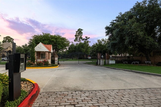 Building Photo - 18531 Duke Lake Dr