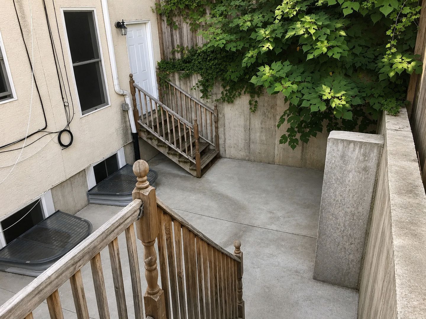 Building Photo - 4128 Chester Ave