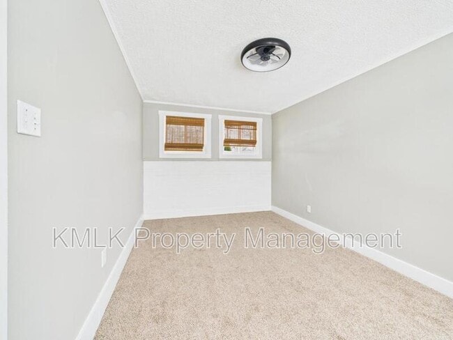 Building Photo - 2514 Carson Rd