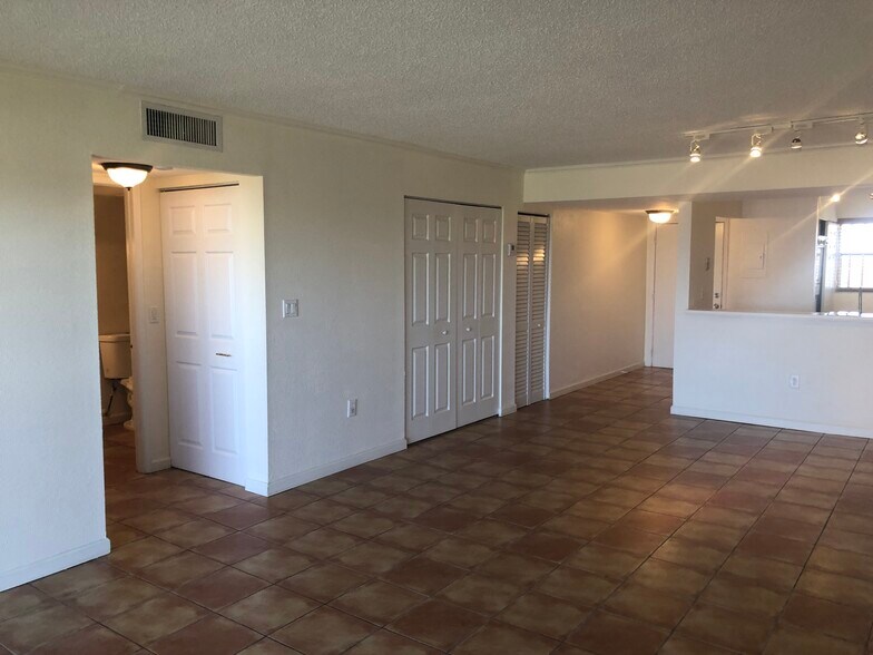 Building Photo - 10145 NW 9th Street Cir