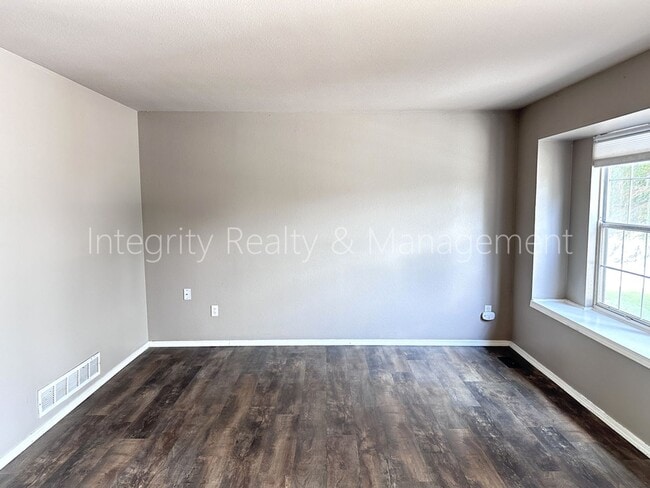 Building Photo - 17657 Ponderosa Ave