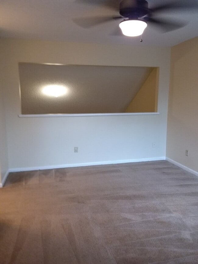 Building Photo - Two Bedroom Townhouse Near NAS Jax