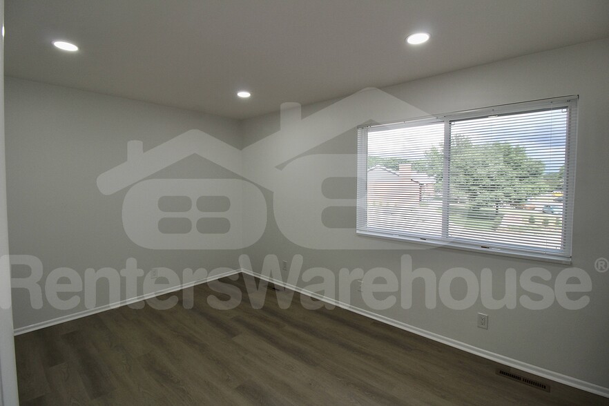Building Photo - 1353 S Coffman St