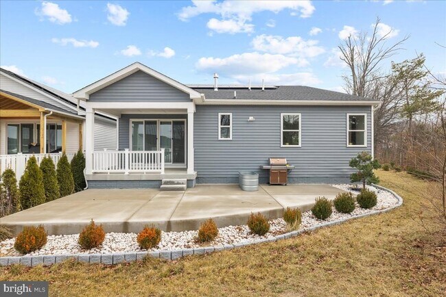 Building Photo - 154 Nevermore Dr