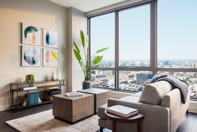 Building Photo - 164 N Peoria St