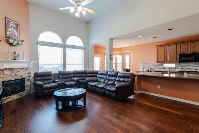 Building Photo - 8373 Brightside Ln