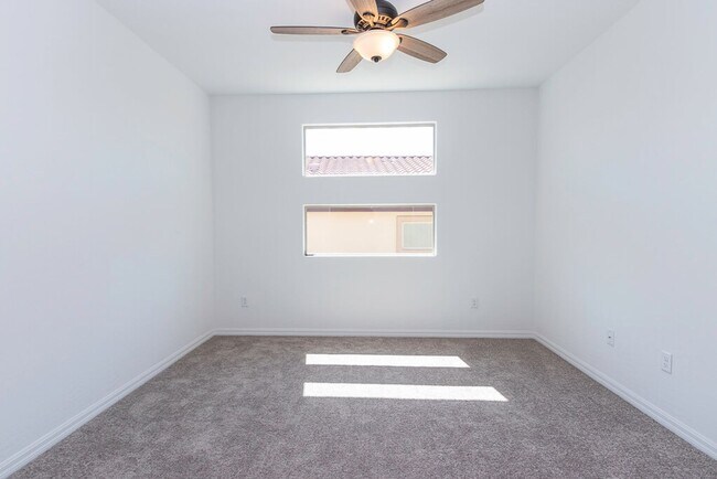 Building Photo - SINGLE STORY HOME IN GATED DEL WEBB AT LAK...