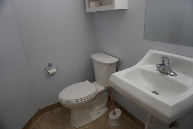 Building Photo - 1705 Resurrection Blvd