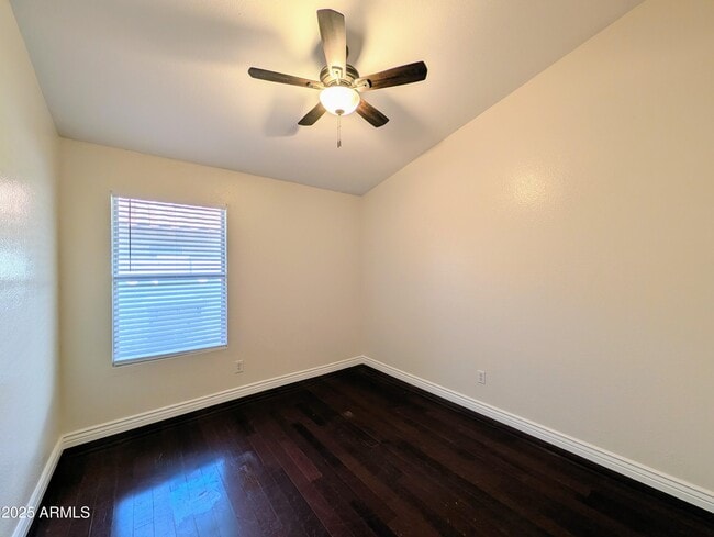 Building Photo - 5232 W Tonto Rd