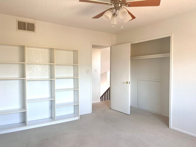 Building Photo - 2340 S Iris Dr