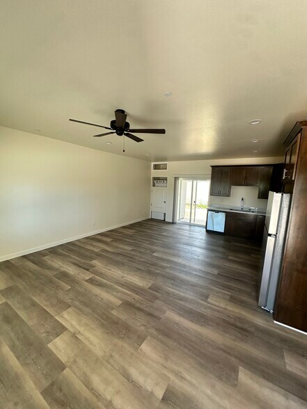 Building Photo - 7653 Skyway
