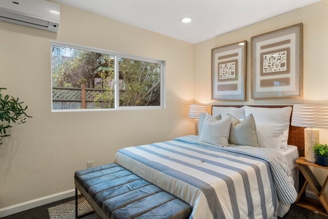 Building Photo - "Charming 1-Bedroom Apartment in the Heart of Bronx – Your Perfect Urban Retreat!"