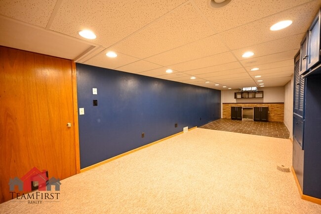 Building Photo - 2401 S Walden Ave