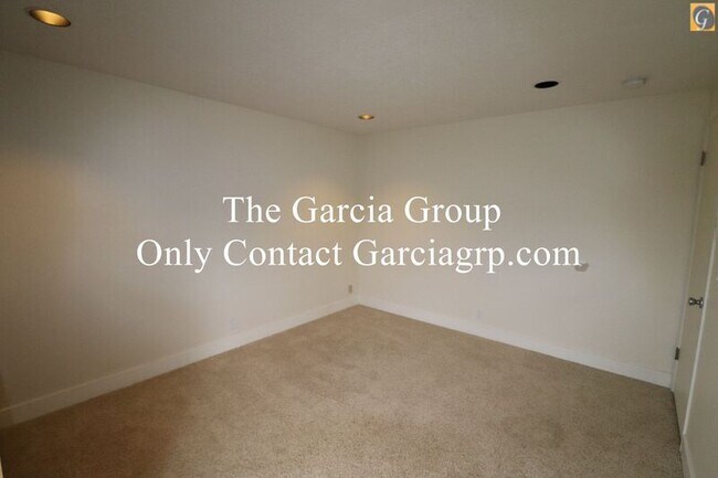 Building Photo - 10347 NW Alpenglow Way