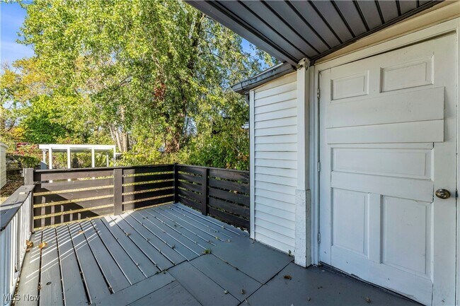Building Photo - 11702 Brookfield Ave