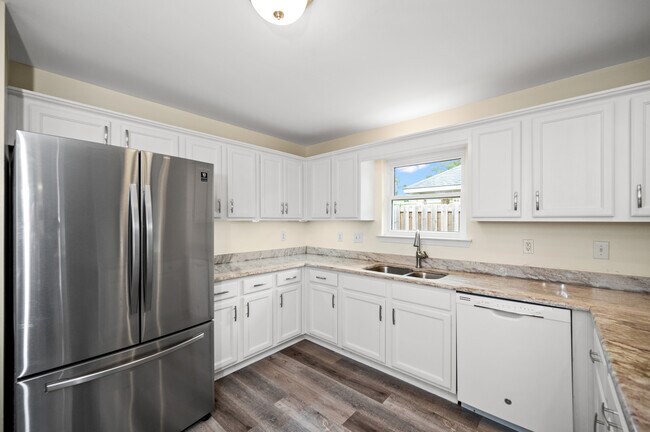 Building Photo - 25930 Overton Dr