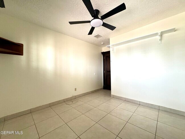 Building Photo - 142 Clairemont Rd