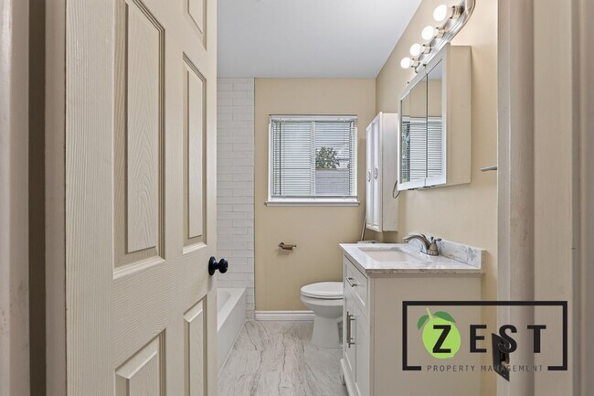 Building Photo - Cozy 3 bd Home in Excellent Area! Open House Sunday, August 9,2026 @ 2p-3p