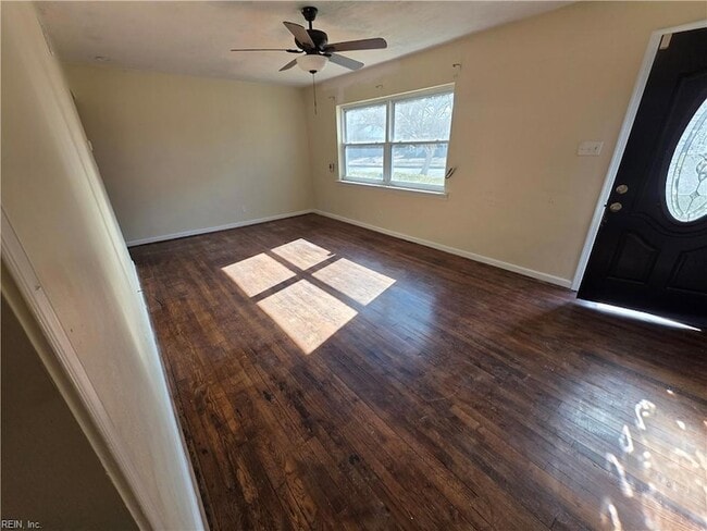 Building Photo - 618 Beach View St