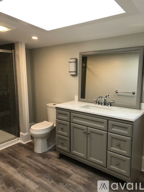 Building Photo - 60 Irving Way