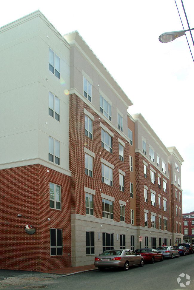 Building Photo - Broad and Belvidere Student Apartments