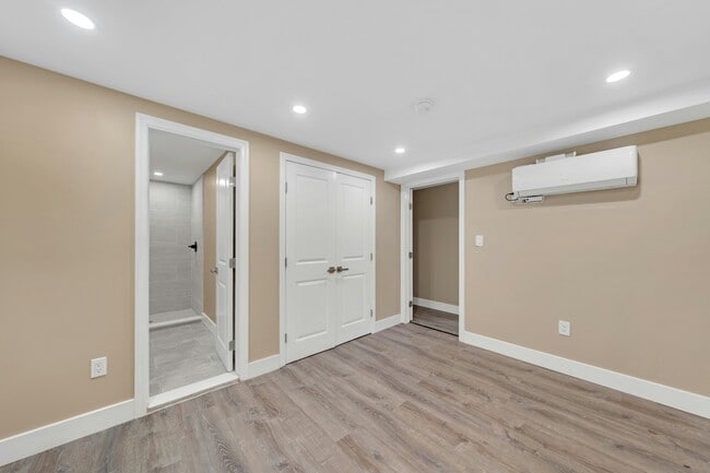 Building Photo - 171 Van Horne St