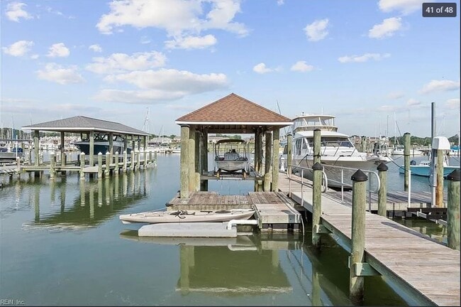 Building Photo - 31 Bay Front Pl