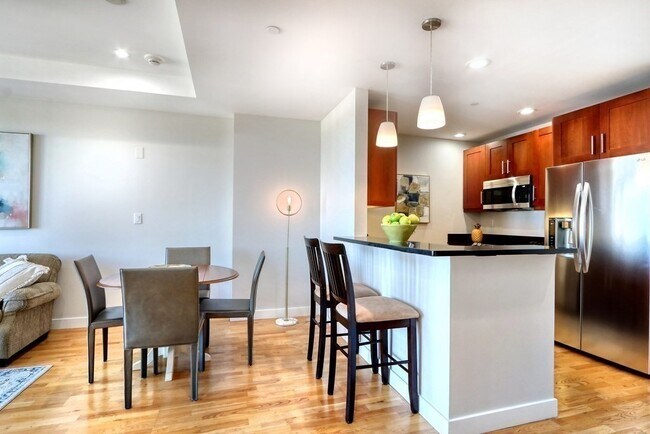 Building Photo - 100 Station Landing