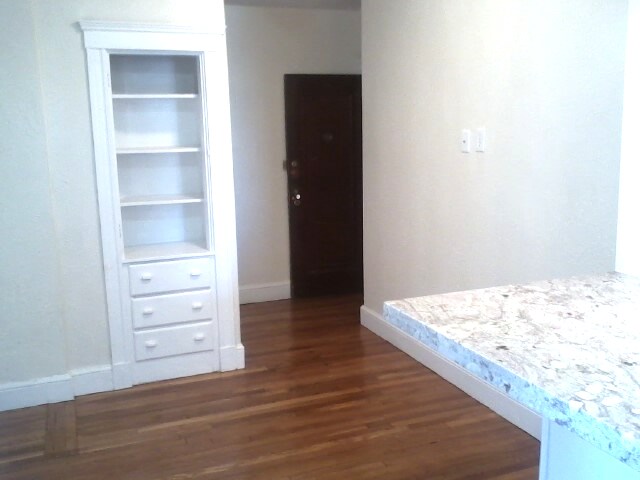 Building Photo - 2001 Commonwealth Ave