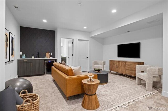 Building Photo - First Month on Us!  Gorgeous Contemporary ...