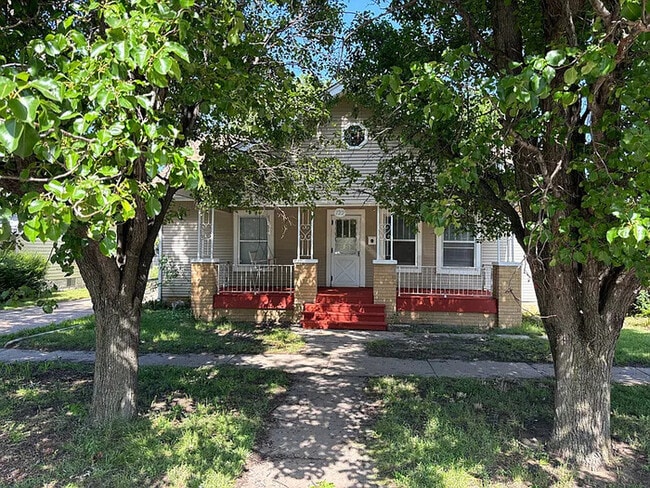 Building Photo - 122 N Glenn St