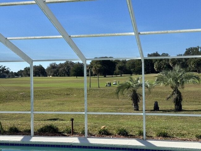 Building Photo - Vacation-Poolside Paradise