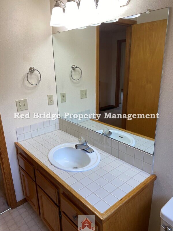 Building Photo - 19840 NW Quail Hollow Dr