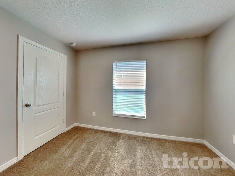 Building Photo - 6130 Dolostone Dr