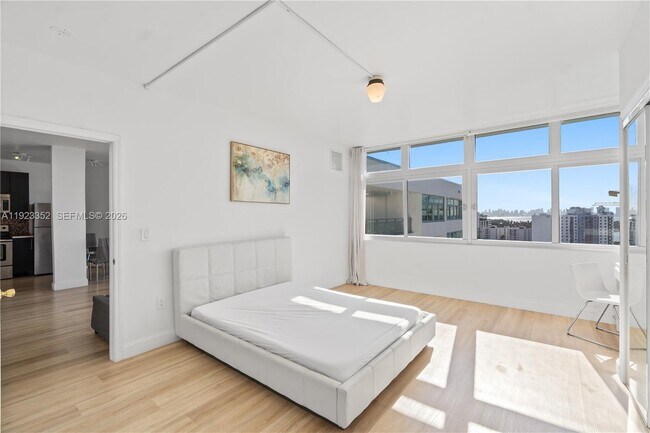 Building Photo - 7135 Collins Ave