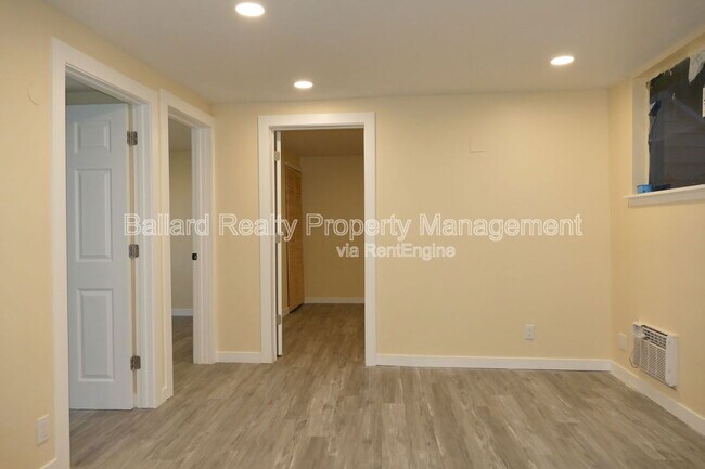 Building Photo - 469 N 36th St