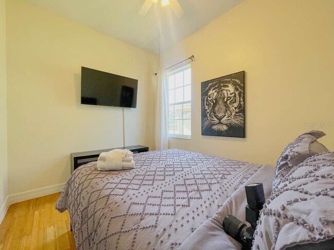 Building Photo - 241 Vista Loop